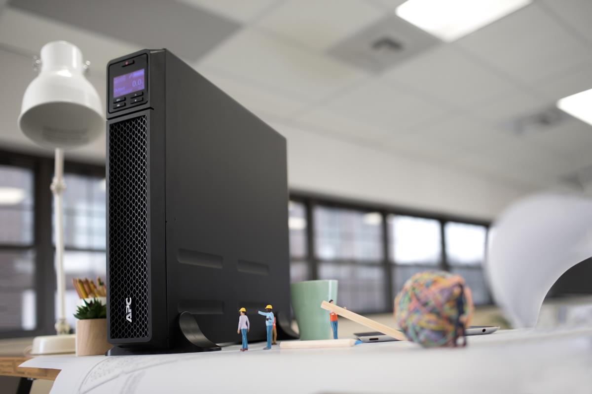 APC Smart-UPS Srt 1500va 230v