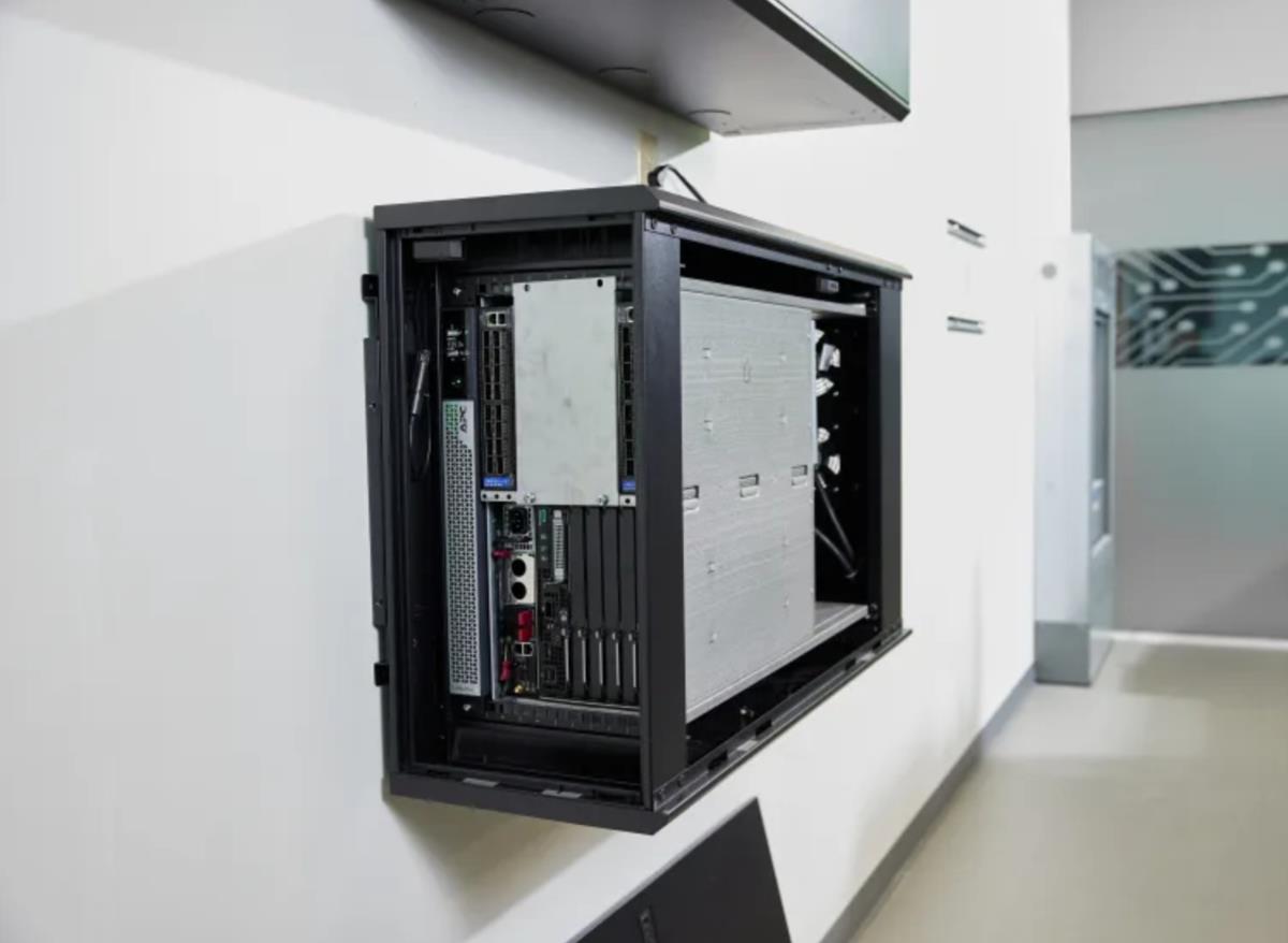 APC NetShelter WX 6U Wall Mount Cabinet