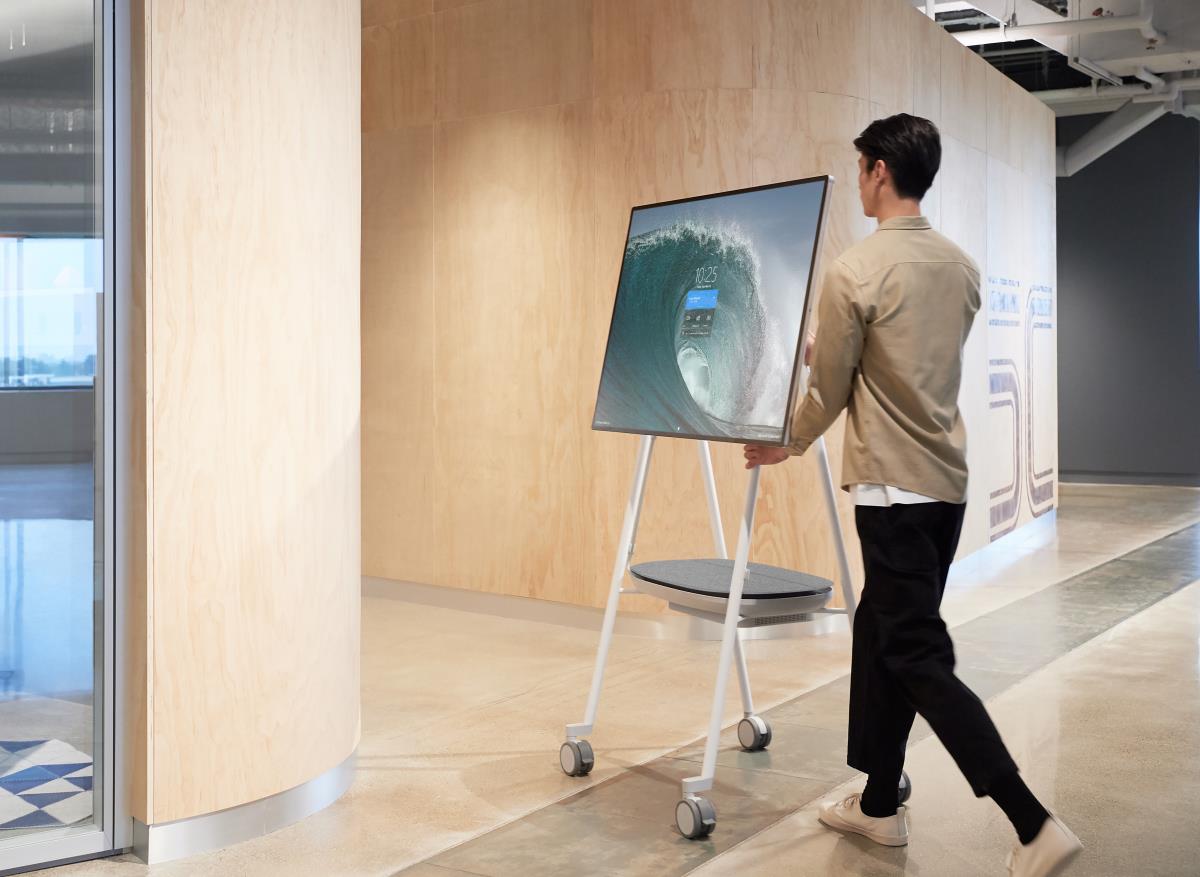 APC Smart-UPS Charge Mobile Battery For Microsoft Surface Hub 2S & Surface Hub 3