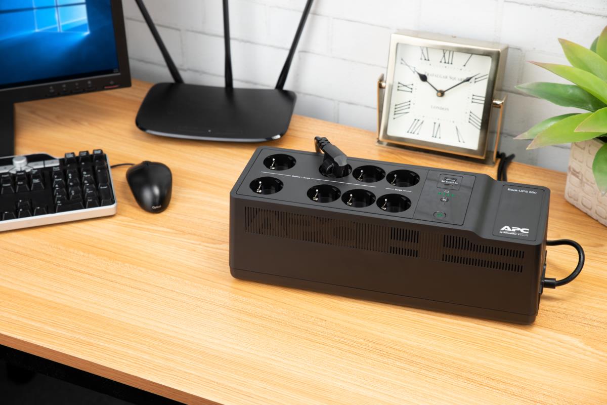 APC Back-UPS 850VA 520Watts 230V, USB Type-C and A Charging Ports - Schuko CEE 7/7P