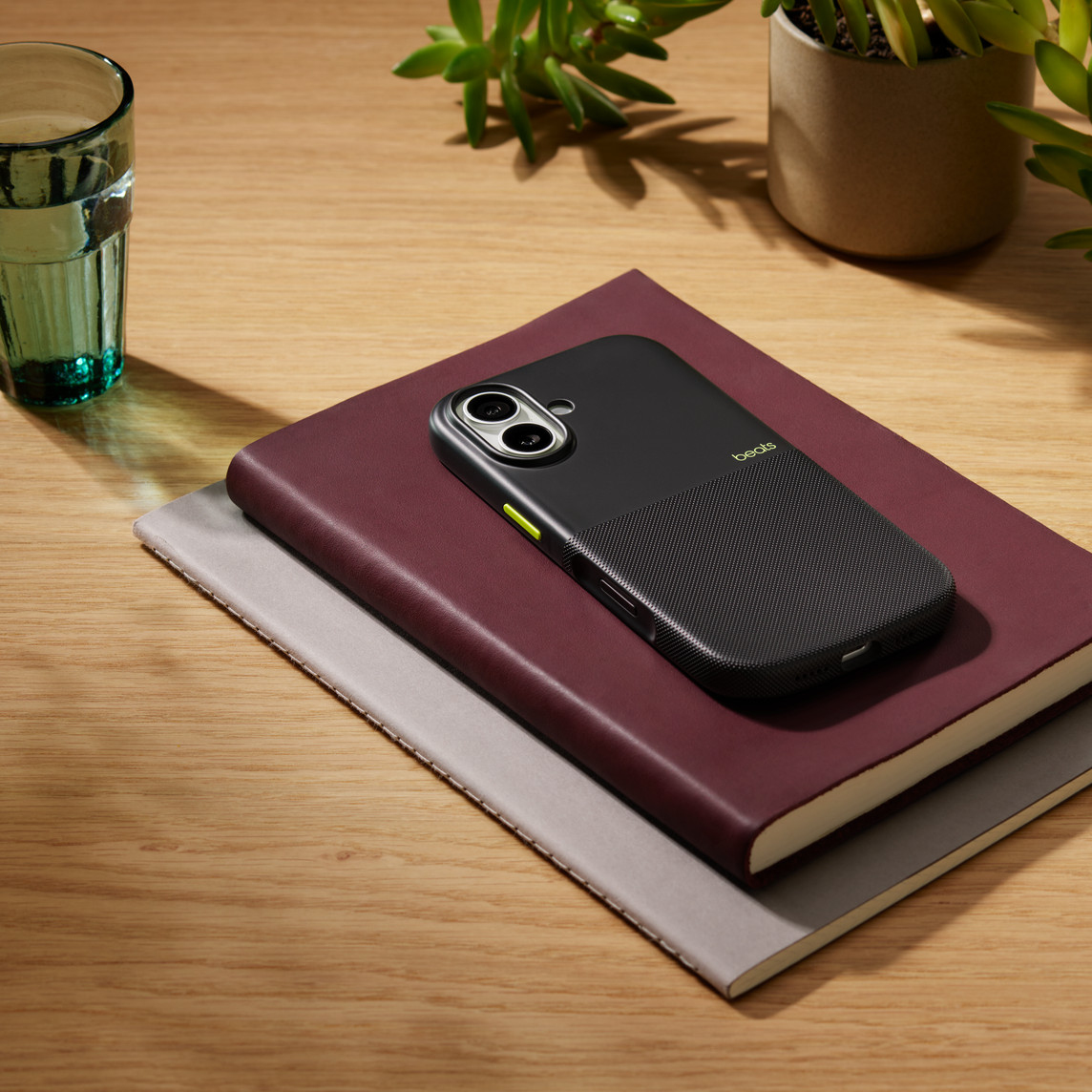 APPLE Beats iPhone 17 - Rugged Case With Magsafe And Camera Control - Everest Black