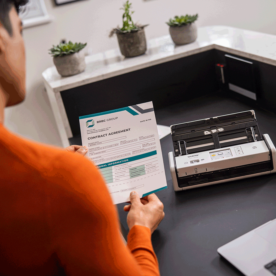 BROTHER Ads-1800w - Desktop Document Scanner - USB / Wi-Fi
