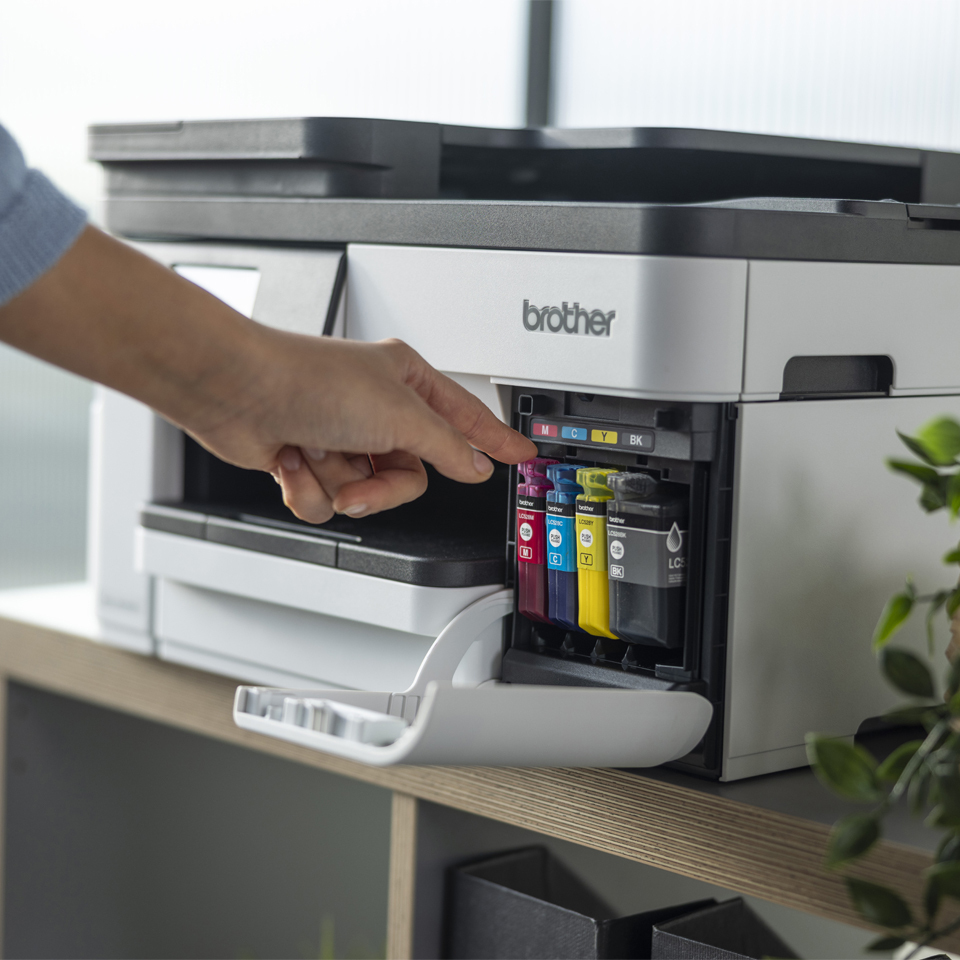BROTHER Ink Cartridge - Lc528bk - High Capacity - 6000 Pages - Black