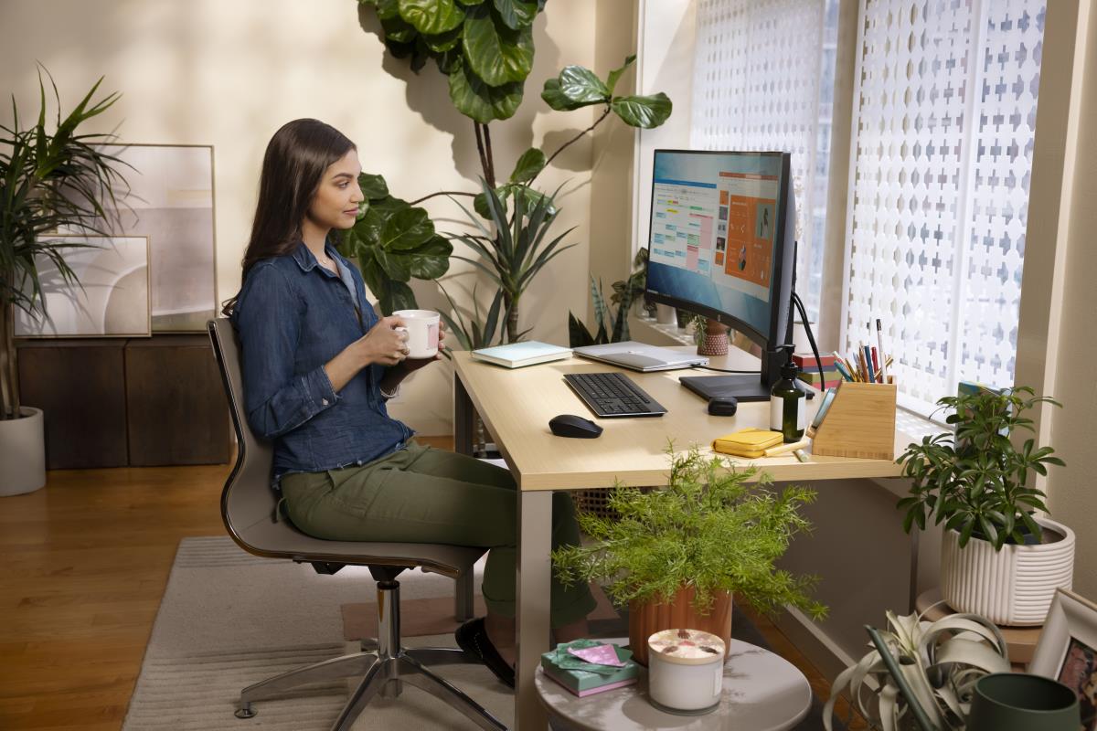 HP Curved Monitor - P34hc G4 - 34in - 3440x1440 (WQHD)
