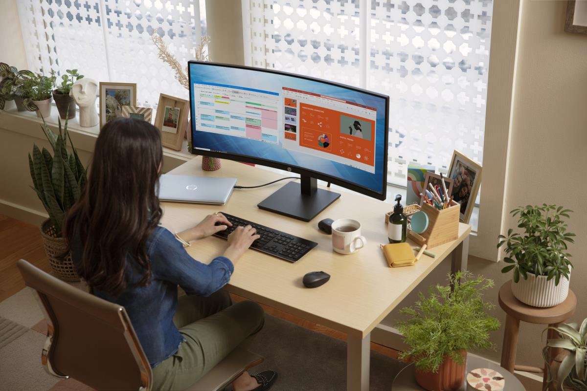 HP Curved Monitor - P34hc G4 - 34in - 3440x1440 (WQHD)