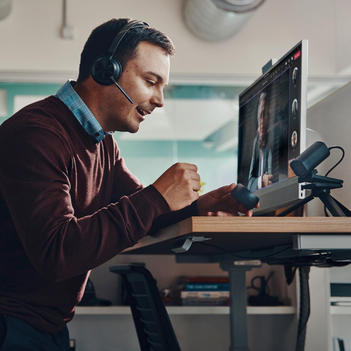 HP Headset Voyager Focus 2 - Stereo - Bluetooth/USB-C - USB-C/A Adapter
