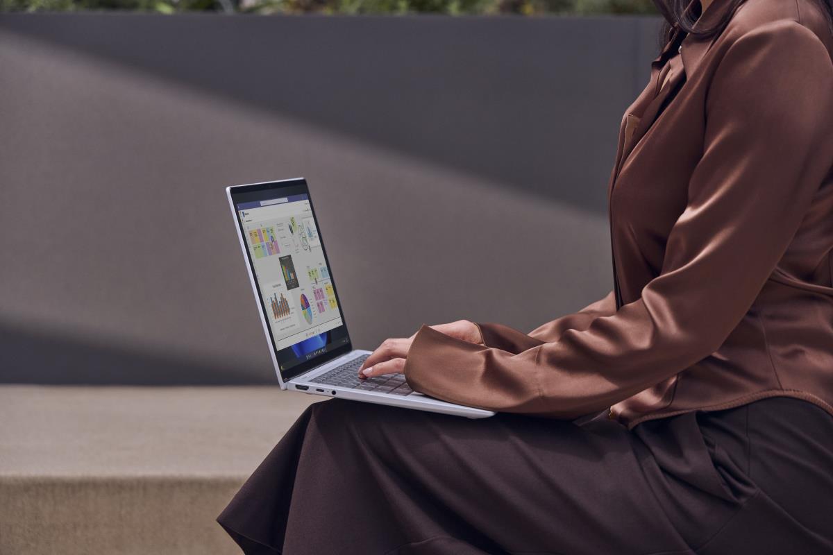 HP EliteBook X G2q NGAI - 14in OLED - Snapdragon X2 Elite X2E-84-100 - 32GB RAM - 512GB SSD - Win11 Pro - Qwerty UK
