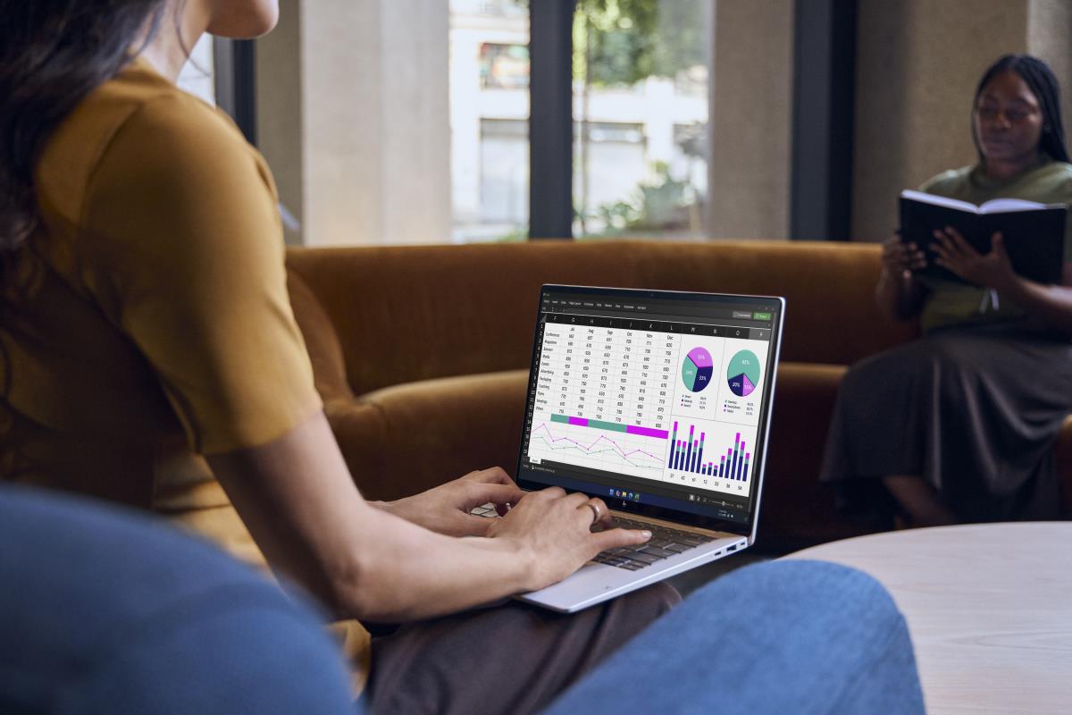 HP EliteBook X G2q NGAI - 14in OLED - Snapdragon X2 Elite X2E-84-100 - 32GB RAM - 512GB SSD - Win11 Pro - Qwerty UK