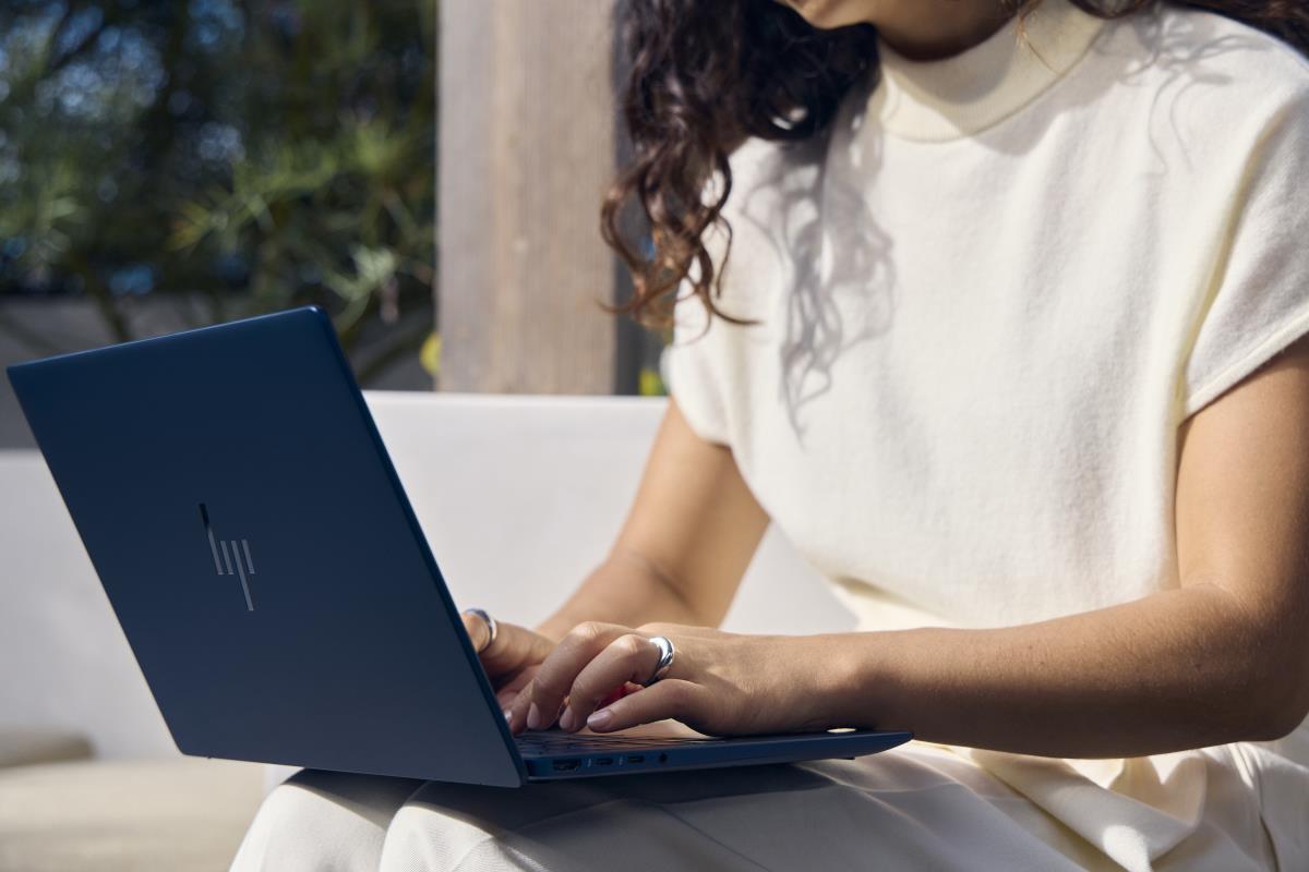 HP EliteBook X G2a NGAI - 14in OLED - AI 7 PRO 450 - 32GB RAM - 512GB SSD - Win11 Pro - Qwerty UK
