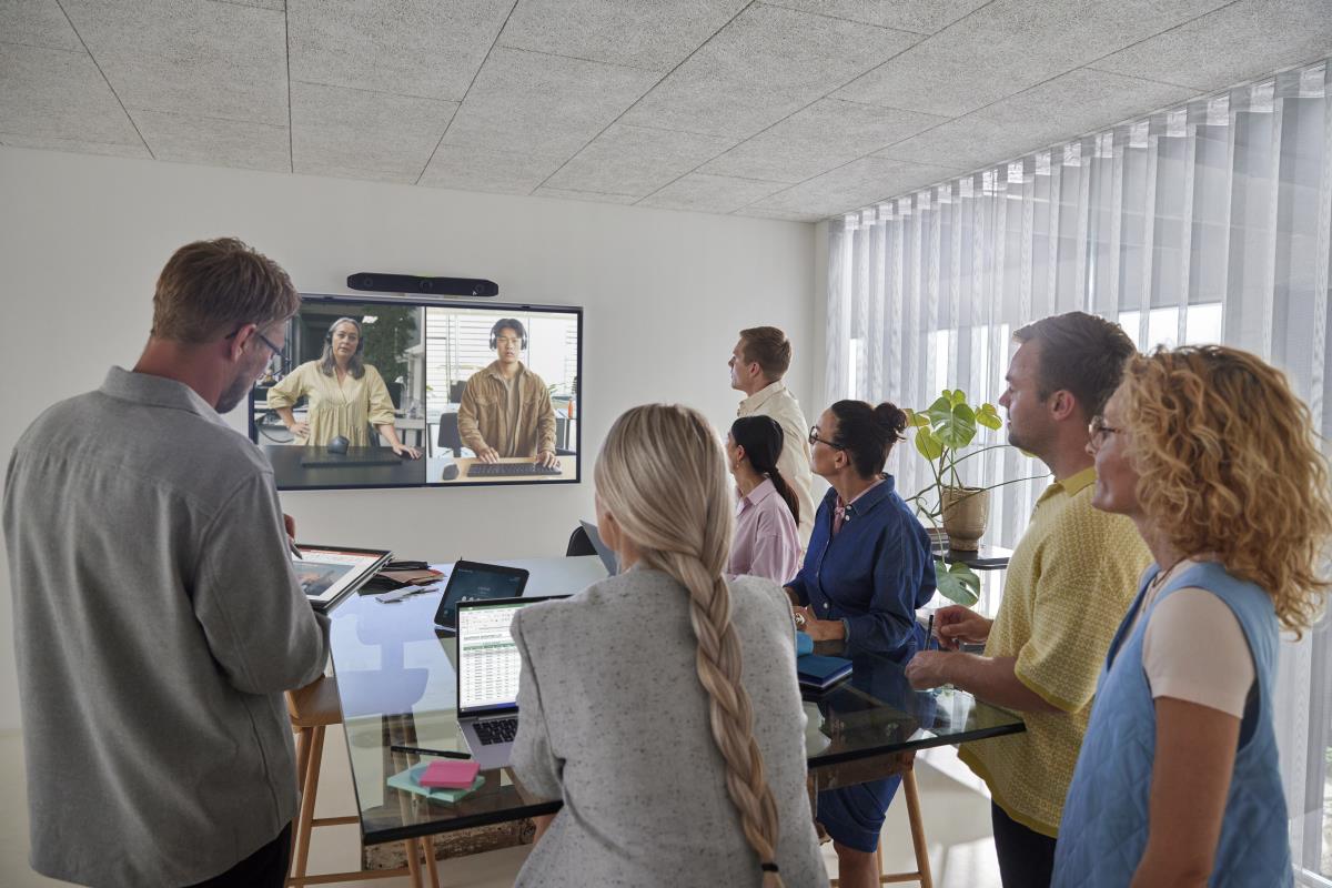 HP Tc10 Two-in-one Touch Panel White For Room Scheduling And Meeting Control