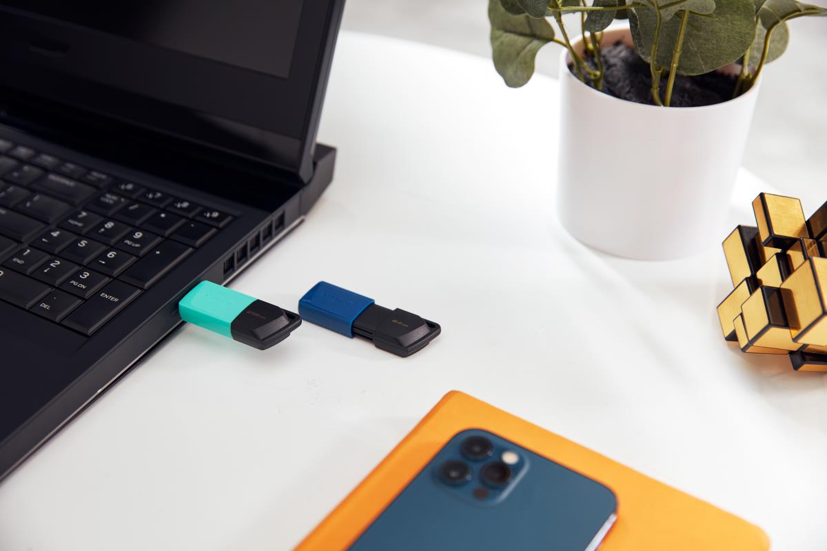 KINGSTON Datatraveler Exodia M - 64GB USB Stick - USB 3.2 - Black + Blue