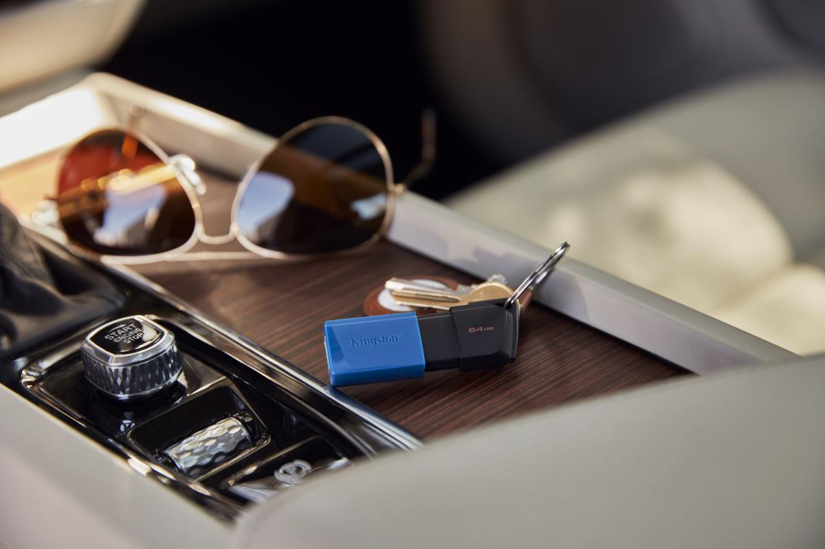 KINGSTON Datatraveler Exodia M - 64GB USB Stick - USB 3.2 - Black + Blue