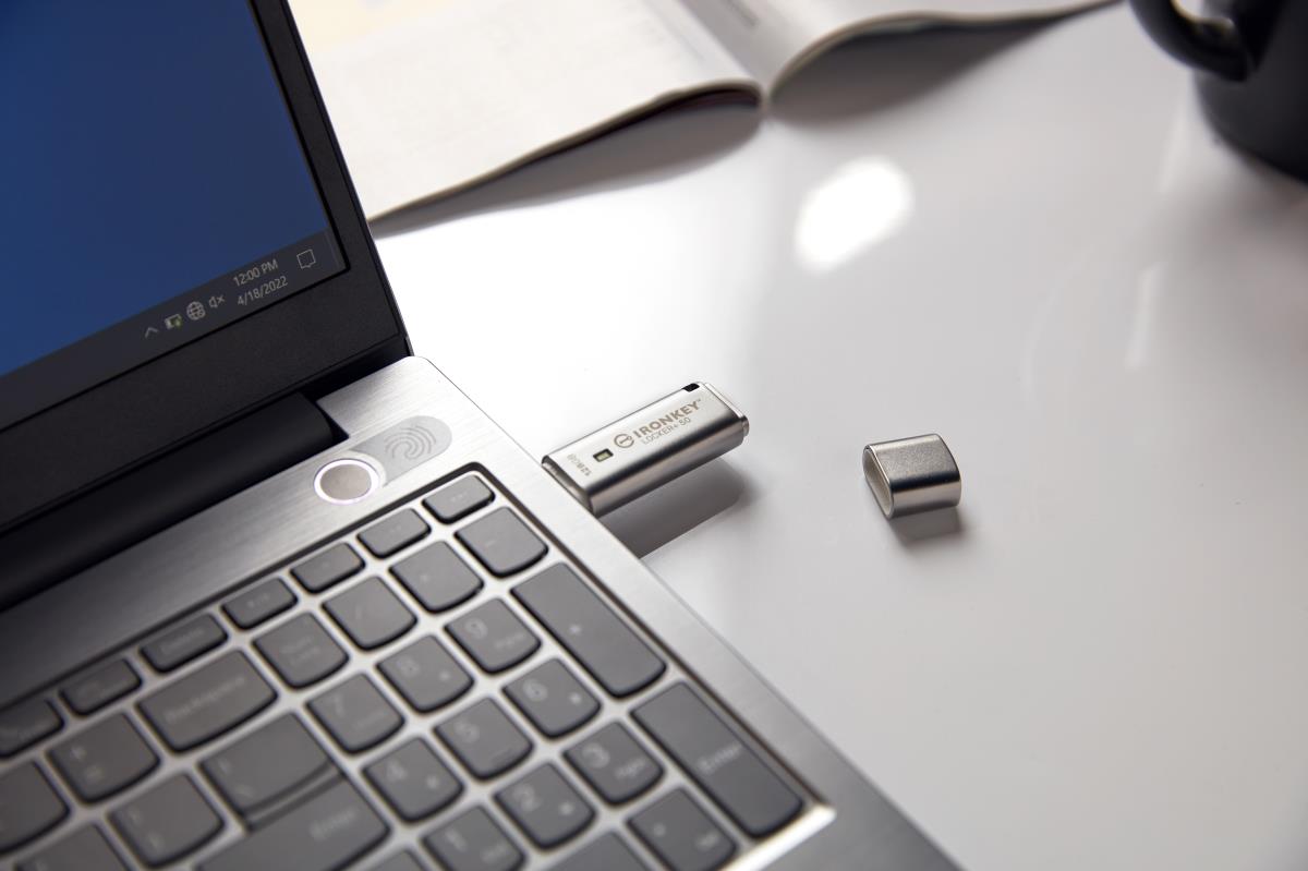 KINGSTON Ironkey Locker+ 50 - 128GB USB Stick - USB 3.2 - Aes 256-bit Encrypted