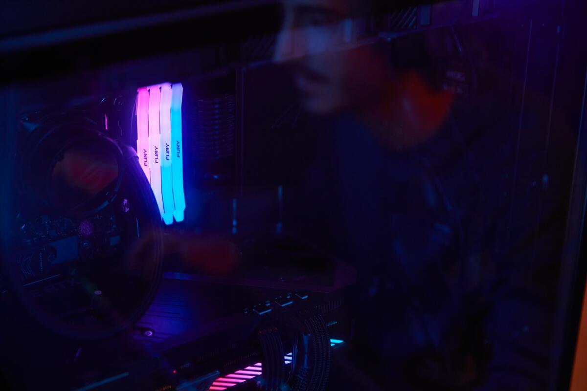 KINGSTON 16GB Ddr5 6400mt/s Cl32 DIMM Fury Renegade Rgb