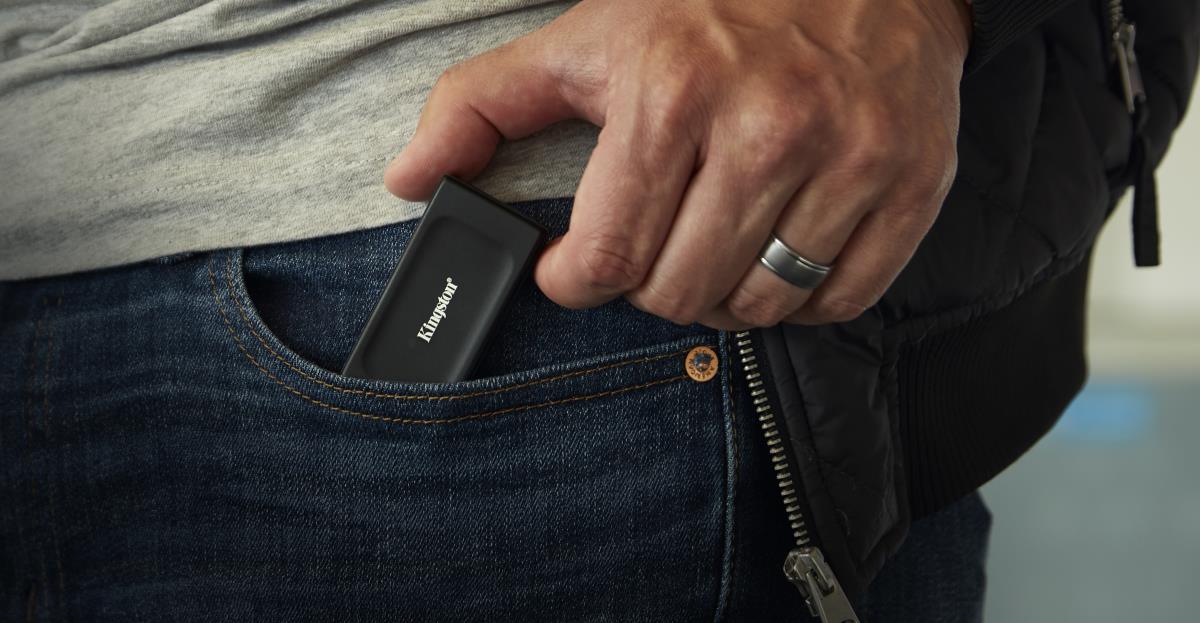 KINGSTON SSD - Xs1000 Portable Drive - 2TB - USB 3.2 Gen 2 - Black