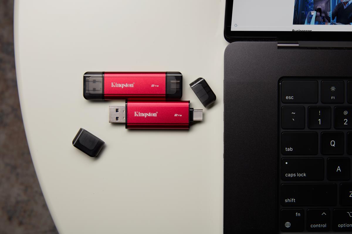 KINGSTON Dual Portable Solid-state Drive 2TB USB Type-a / USB Type-c Black / Red
