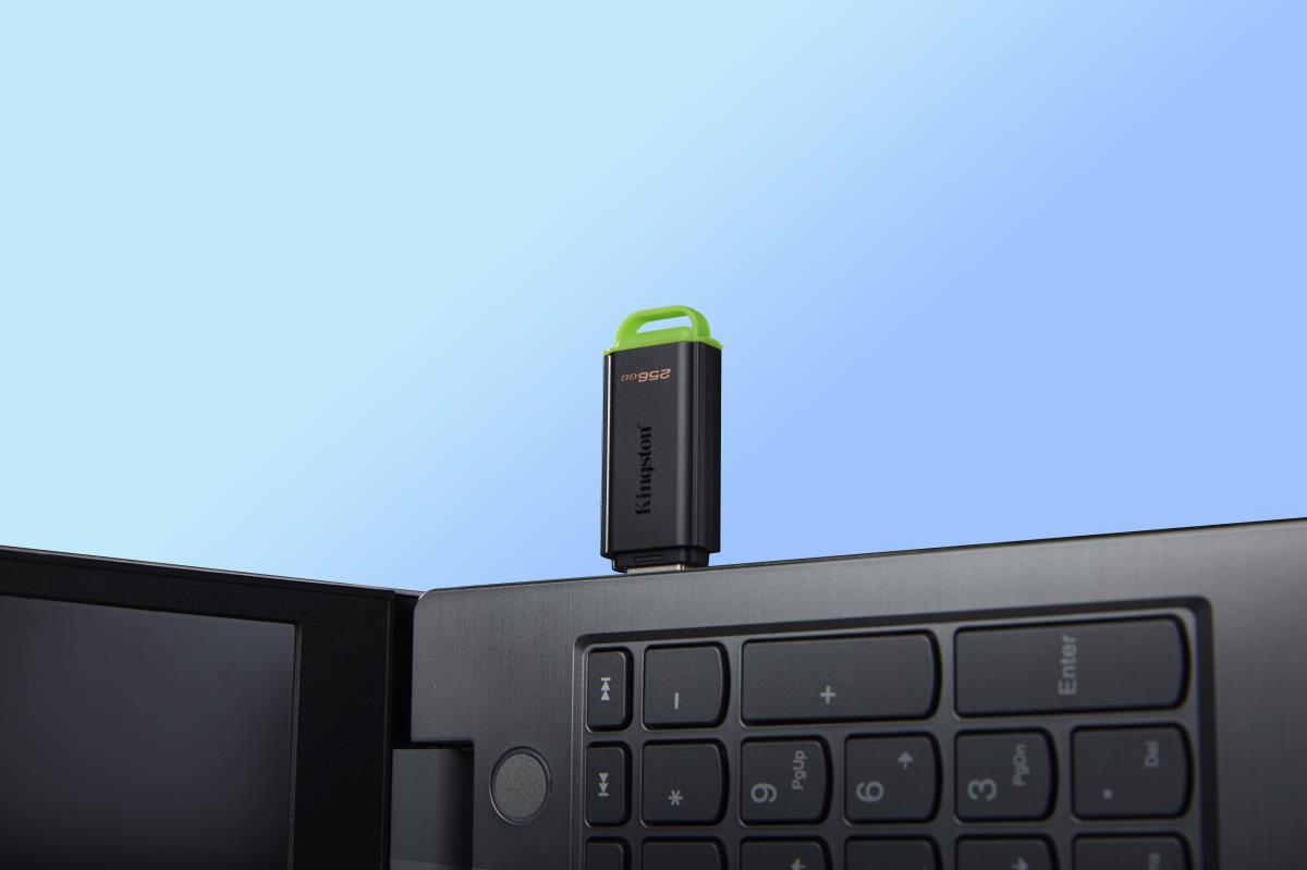 KINGSTON Datatraveler Exodia - 256GB USB Stick - USB 3.2 - Black / Green