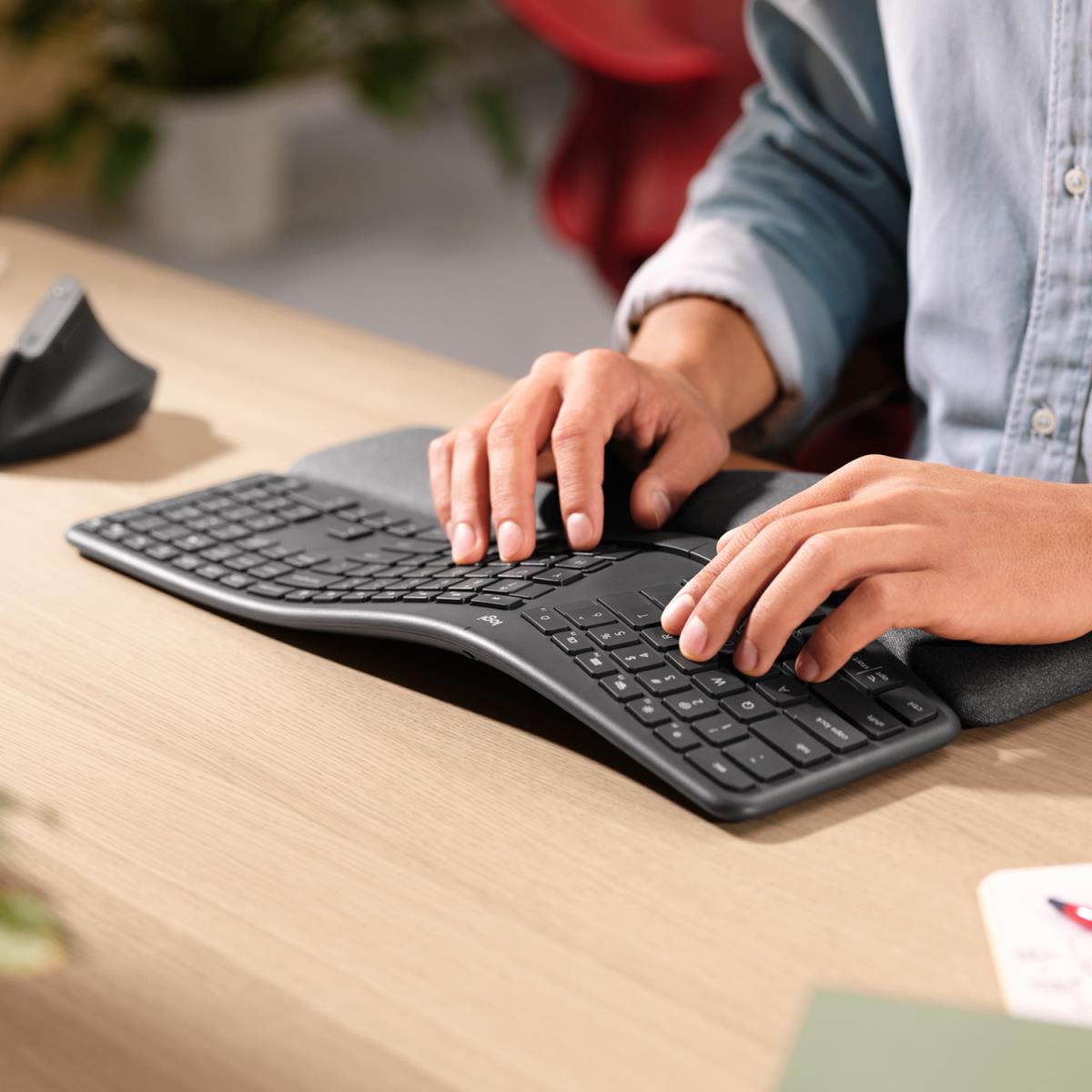 LOGITECH Ergo K860 - Split Ergonomic Keyboard - Wireless - Graphite Qwerty Us/int'lernational