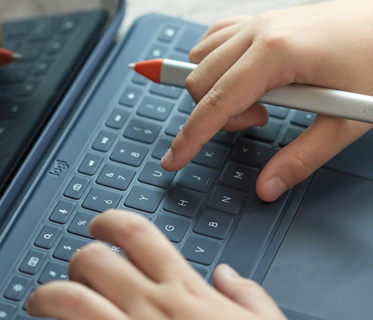 LOGITECH Rugged Combo 3 Touch - Blue - Qwerty UK