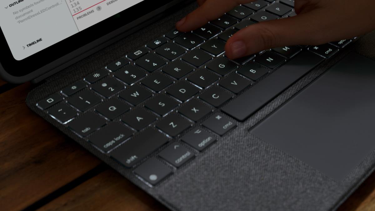 LOGITECH Combo Touch for iPad (10th gen) - Oxford Grey - Azerty French