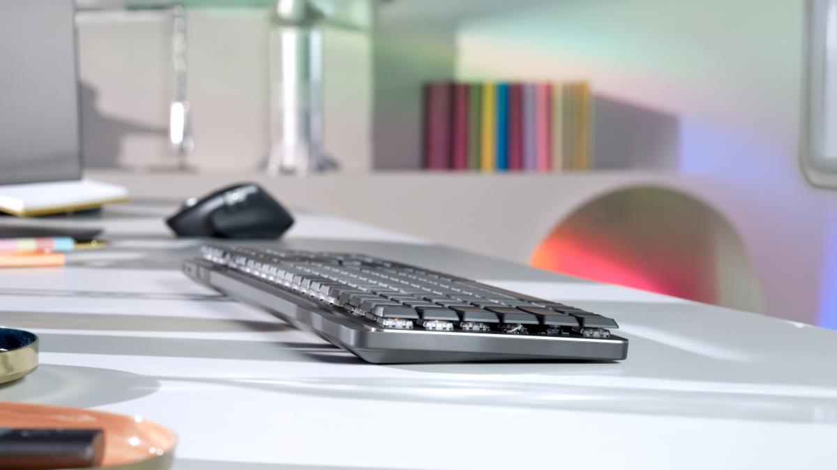 LOGITECH MX Mechanical Wireless Illuminated Performance Keyboard - Graphite US International Qwerty Tactile Quiet