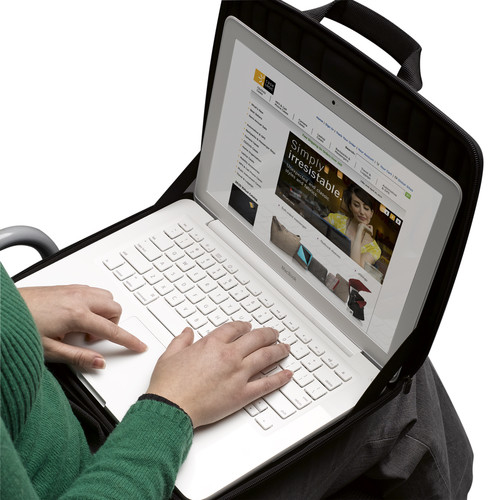 CASE LOGIC Hard Shell Netbook Sleeve 13.3in Black
