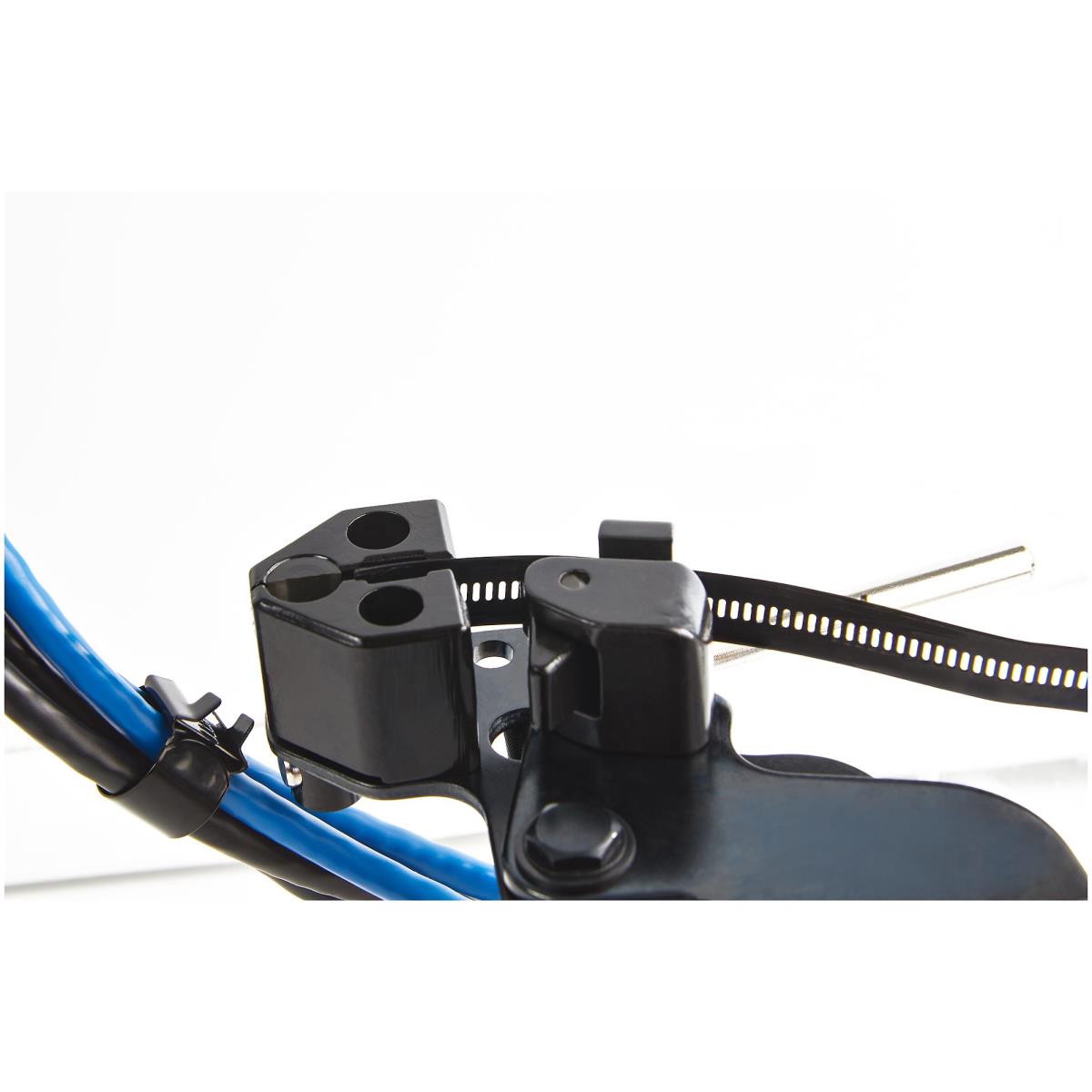 STARTECH.COM Metal Cable Tie Tool - Metal Zip Tie Tightener Install