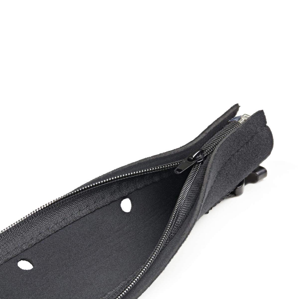 STARTECH.COM Neoprene Cable Management 40in - Sleeve With Zipper And Buckle