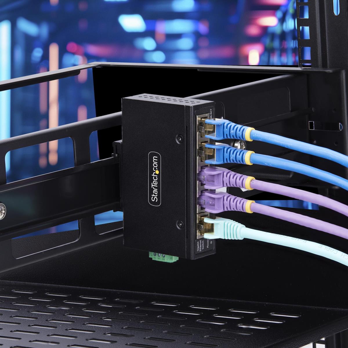STARTECH.COM Unmanaged Switch 5-port Taa - 10/100/1000mbps Fanless Ip30