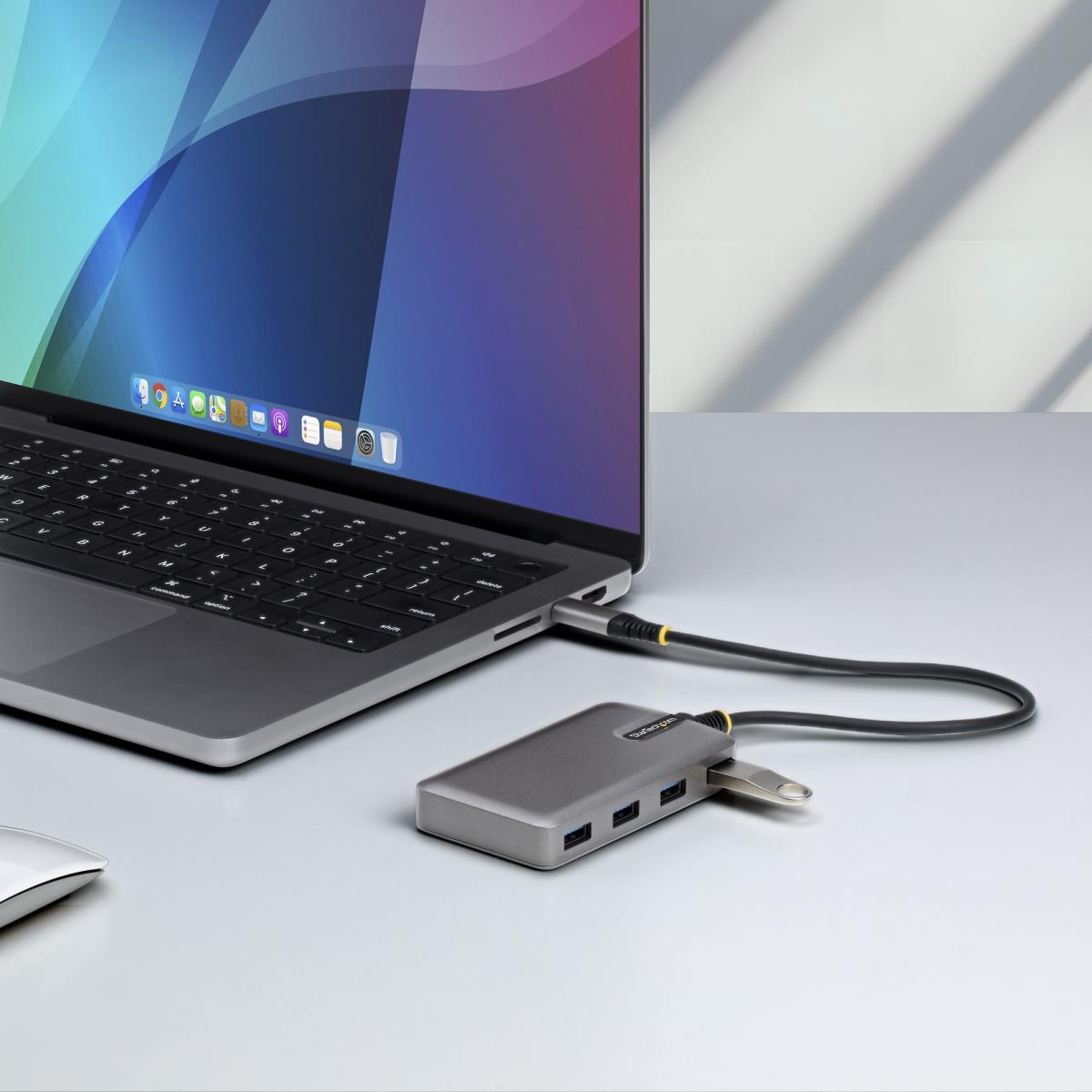 STARTECH.COM Hub - 4-port USB-c 5gbps Bus Powered