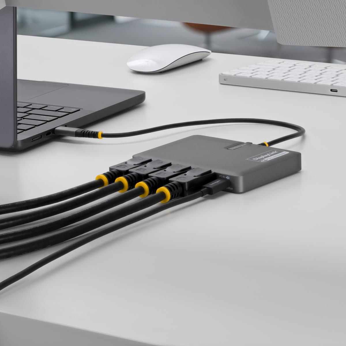 STARTECH.COM USB-c To Quad Dp Adapter
