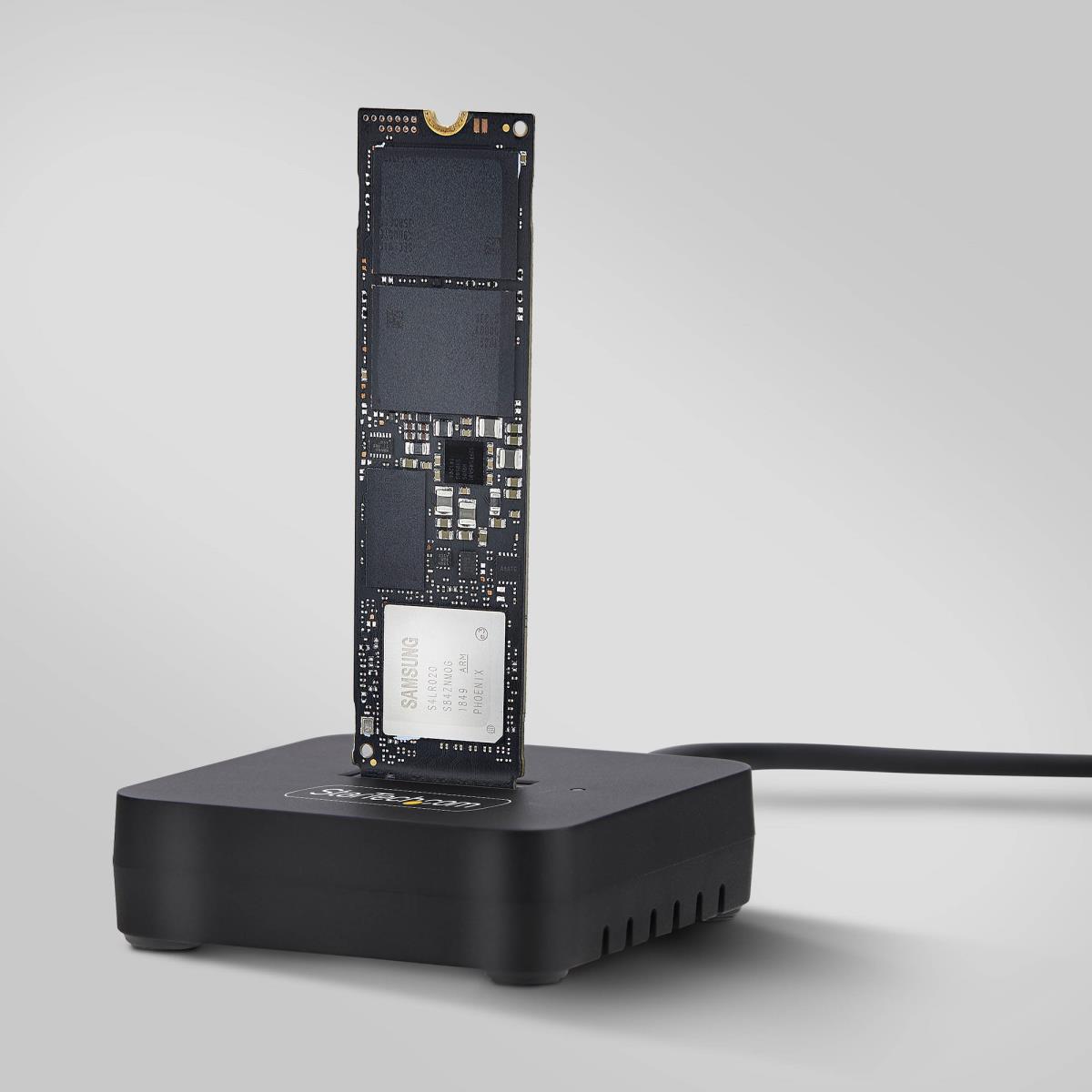 STARTECH.COM Dock Adapter - USB-c/USB-a To M.2 Nvme
