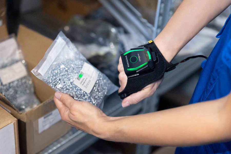 DATALOGIC Codiscan Intelligent Hands-free Wearable 2d Scanner - Standard Range - Bluetooth - Black/green