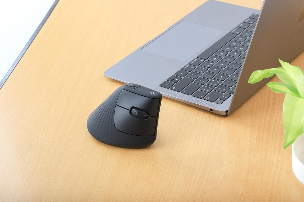 INTELLINET/MANHATTAN Vertical Ergonomic Wireless Mouse - Optical - USB - Black