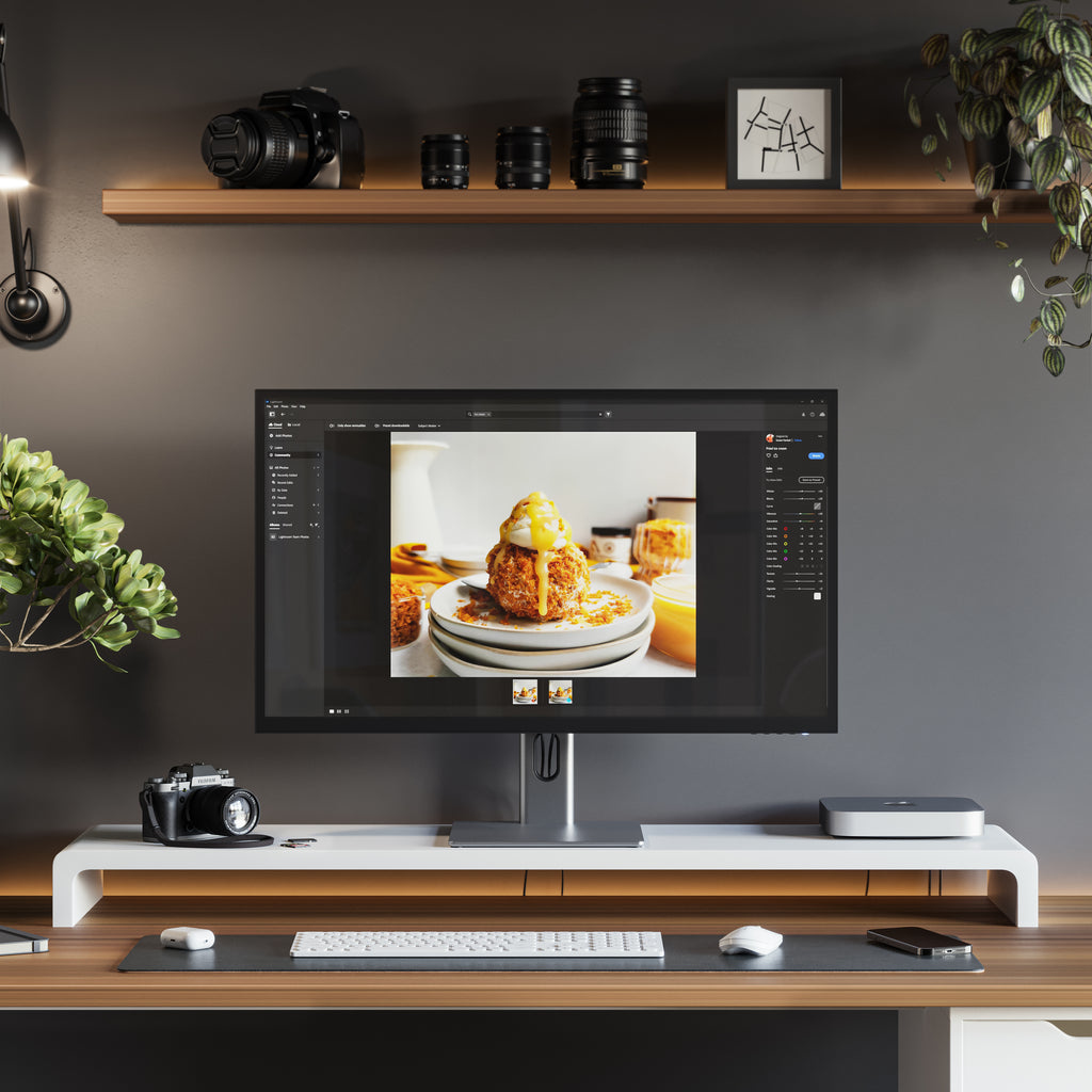 ALOGIC Desktop Monitor - Clarity Max Pro - 32in - 3840x2160 (4K UHD) with USB-C Power Delivery and Webcam