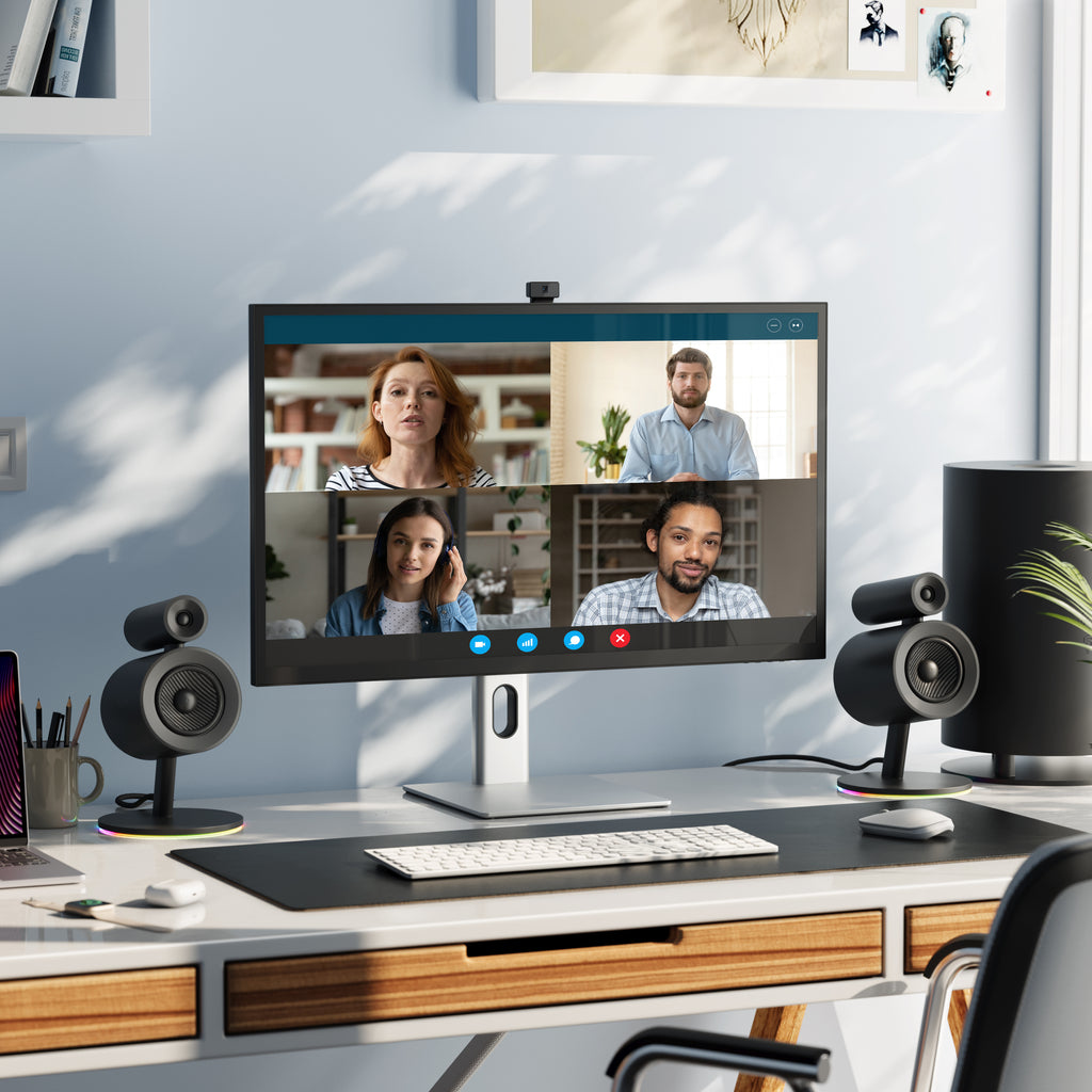 ALOGIC Desktop Monitor - Clarity Max Pro - 32in - 3840x2160 (4K UHD) with USB-C Power Delivery and Webcam