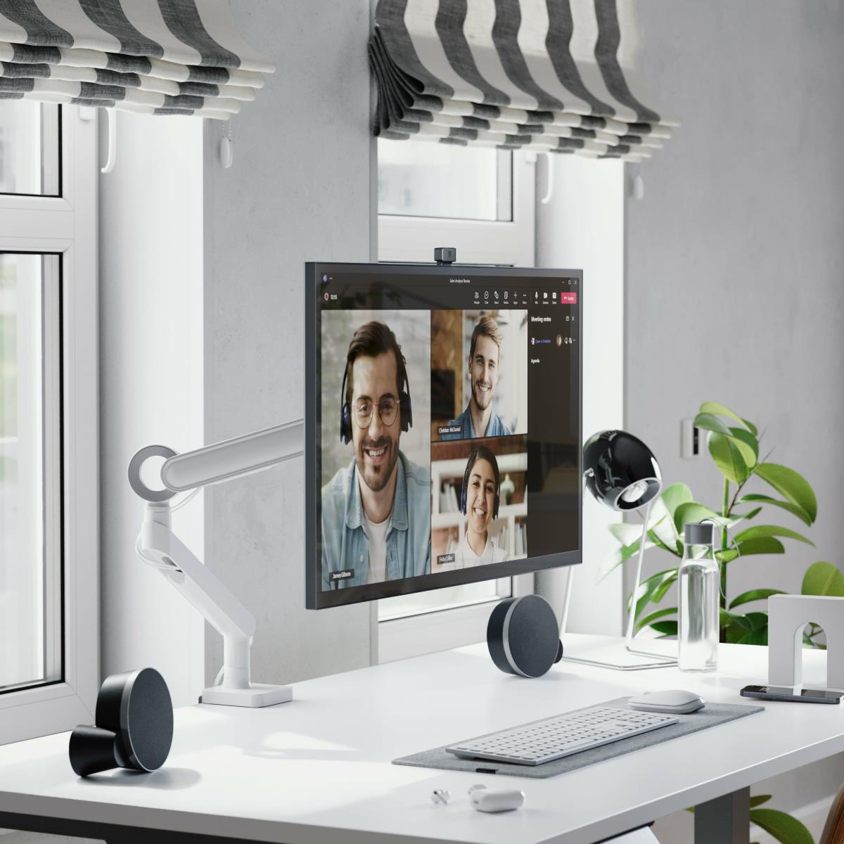 ALOGIC Desktop Monitor - Clarity Max Touch - 32in TouchScreen - 3840x2160 (4K UHD) with USB-C Power Delivery and Webcam
